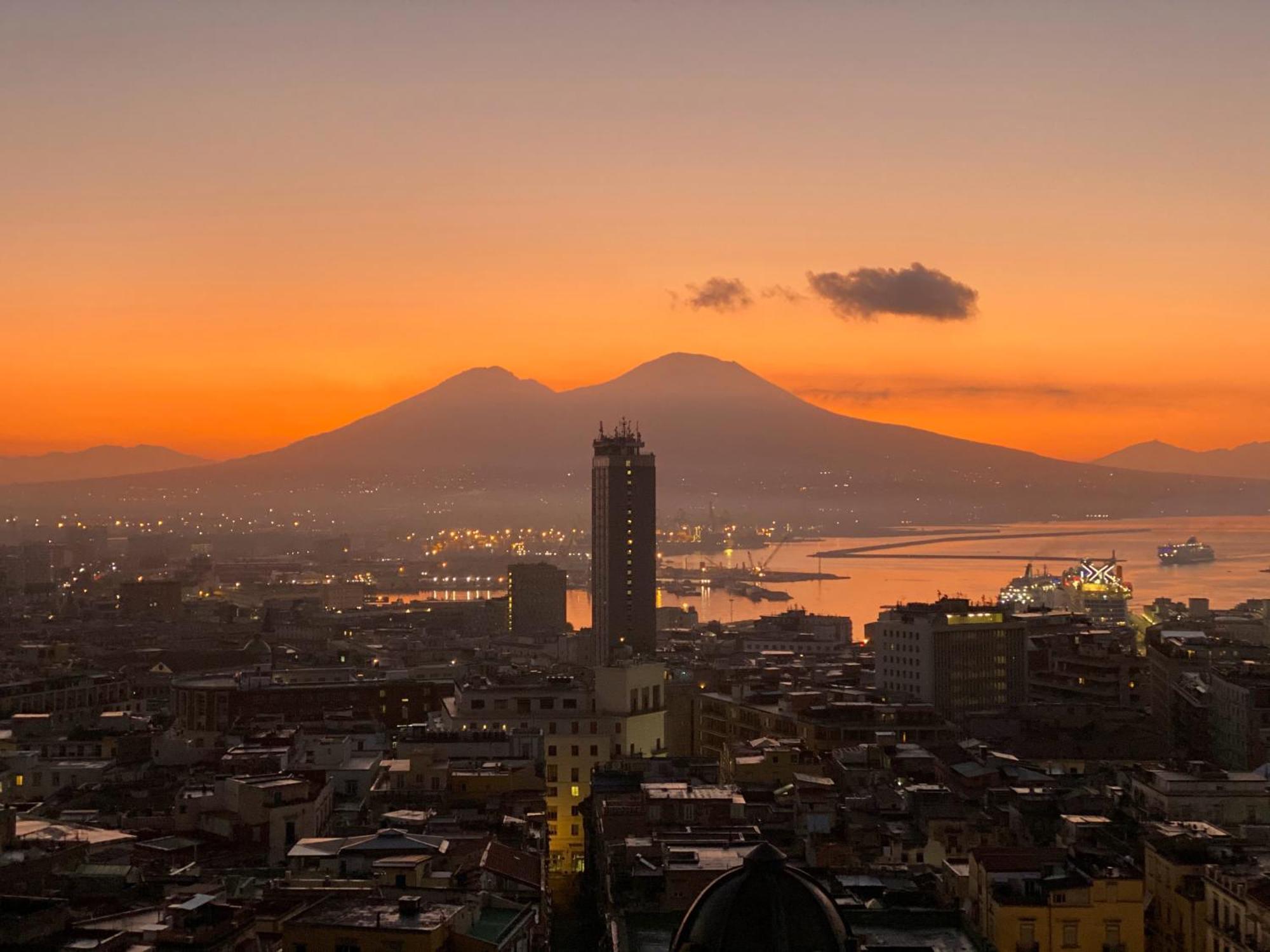 Il Sole Di Montesanto Bed & Breakfast Napoli Dış mekan fotoğraf